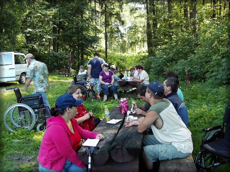 Piknik nad jeziorem Mtki